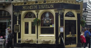 Паб Museum Tavern в Лондоне