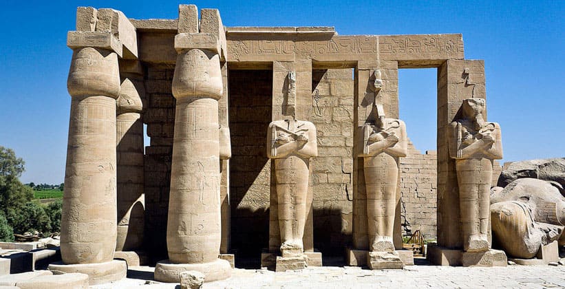 Храм Рамессеум в Египте