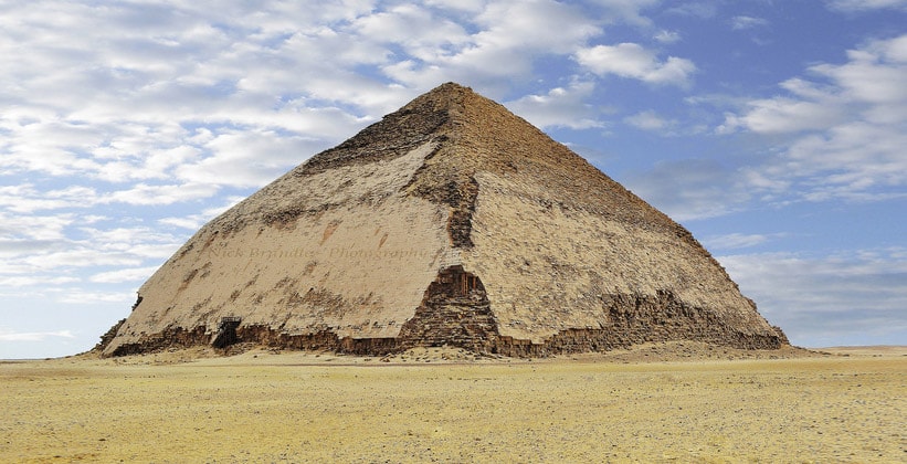 Ломаная пирамида в Дашуре