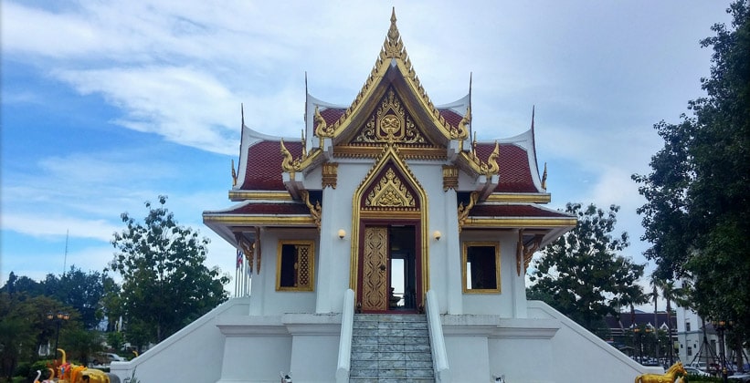 Храм в городе Краби (Андаманское побережье Таиланда)