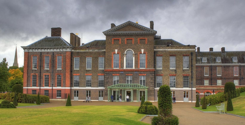 Кенсингтонский дворец в Лондоне