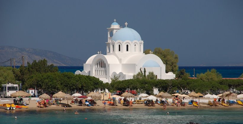 Одна из церквей острова Ангистрион (Church of Ayii Anargyri) в Греции