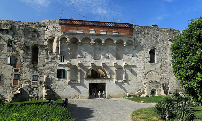 Золотые ворота дворца Диоклетиана