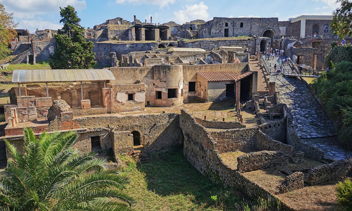 Руины Помпеи (окрестности Неаполя)