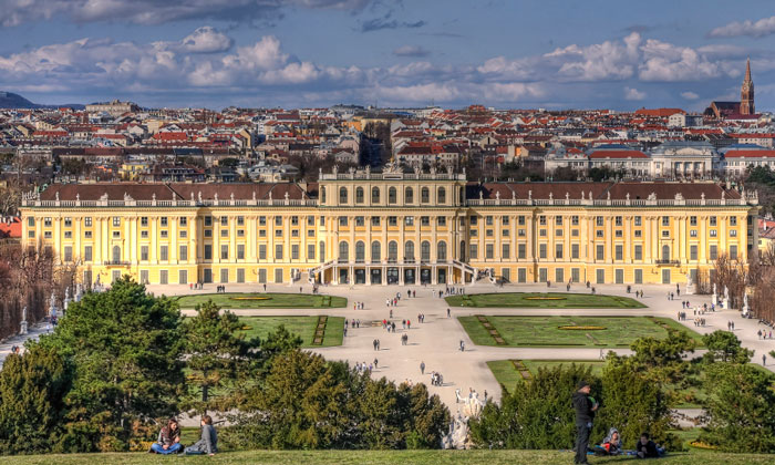 Дворец Шёнбрунн в Вене