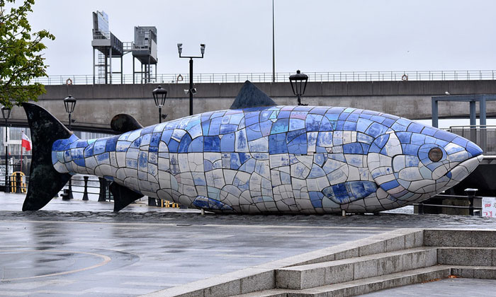 Скульптура «Большая рыба» в Белфасте