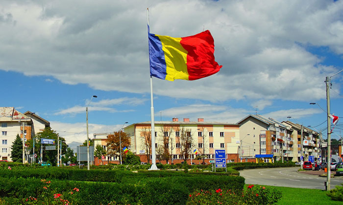 Флаг Румынии (Турда)