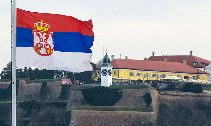 Флаг Сербии (Петроварадинская крепость)