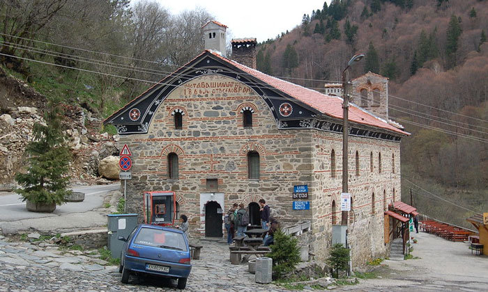 Ресторан возле Рильского монастыря в Болгарии