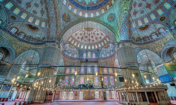 Внутри Голубой мечети Стамбула