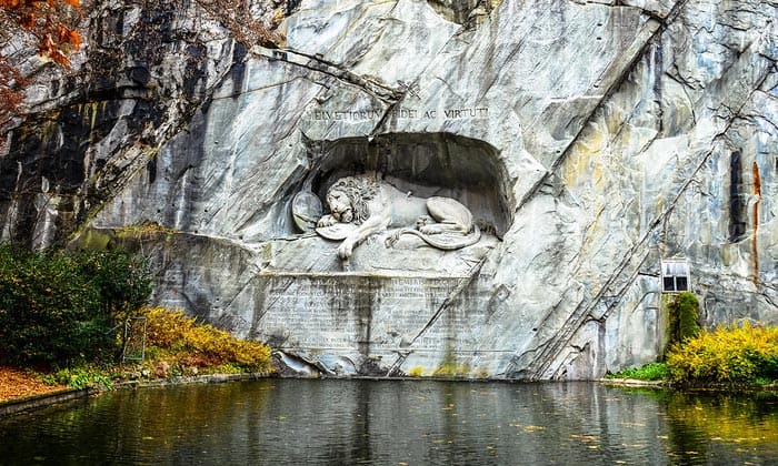 Памятник «Умирающий Лев» в Люцерне