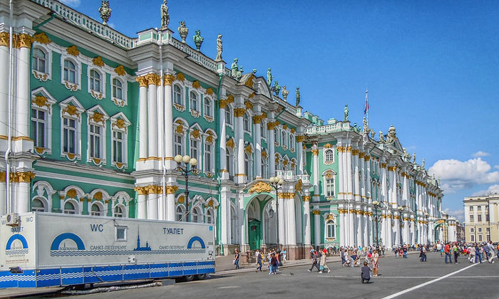 Зимний дворец (Эрмитаж) в Санкт-Петербурге