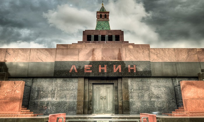 Вход в Мавзолей Ленина