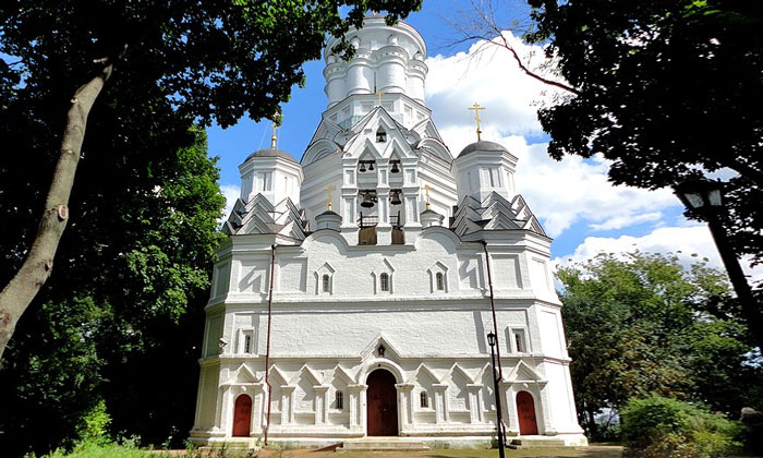 Церковь Усекновения в Дьякове Москвы