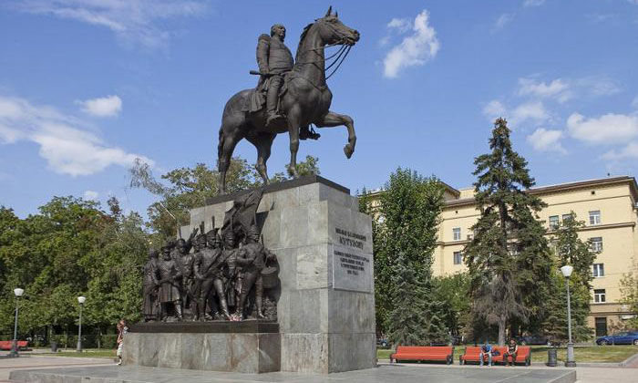 Конная статуя Кутузова в Москве