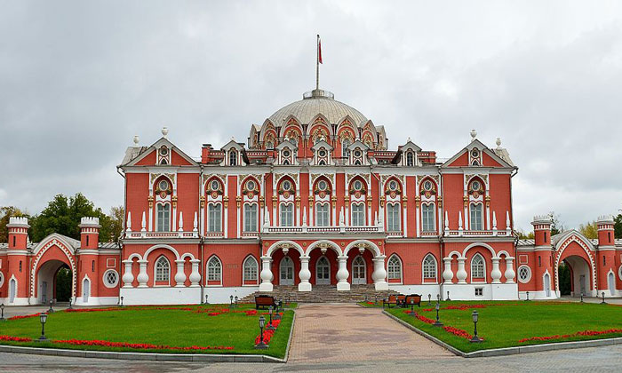 Петровский путевой дворец в Москве
