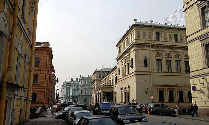 Миллионная улица в Санкт-Петербурге