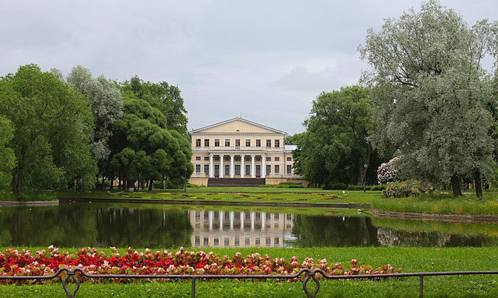 Юсуповский сад в Санкт-Петербурге