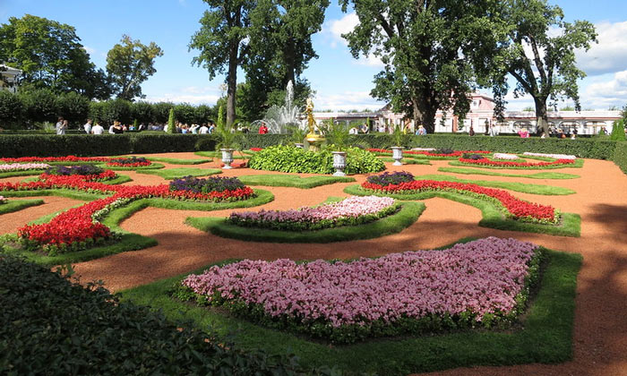 Монплезирский сад в Петергофе