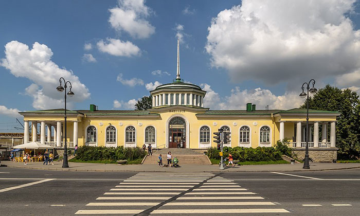 Железнодорожный вокзал Павловска