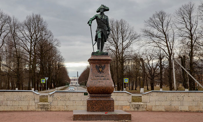 Памятник Павлу I в Гатчине