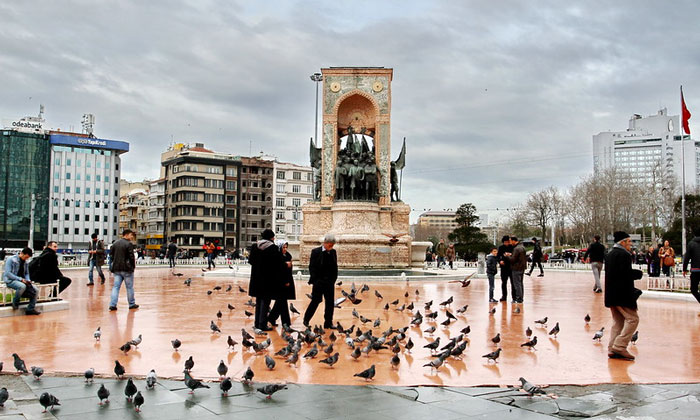 Памятник «Республика» (площадь Таксим) в Стамбуле