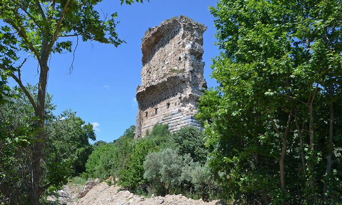 Руины античного Кизикоса в Турции