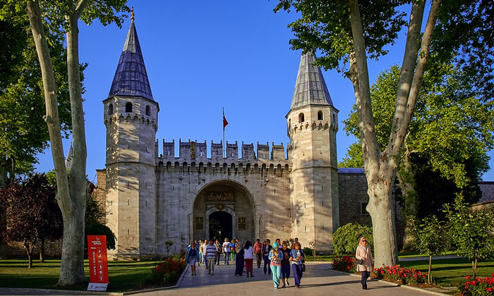Ворота дворца Топкапы в Стамбуле