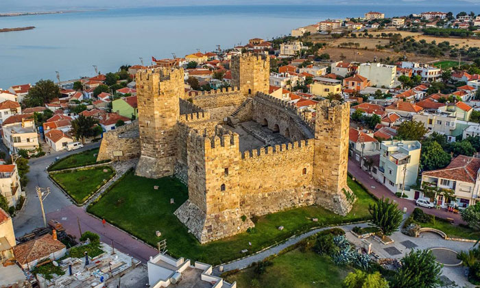 Крепость Чандарлы в Турции