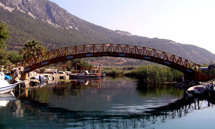 Мост Акьяки в Турции