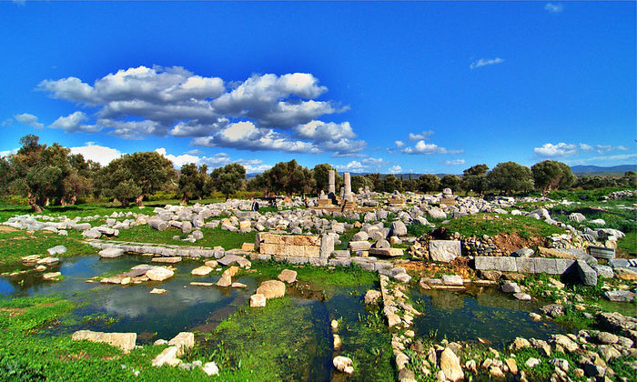 Руины античного Теоса в Турции