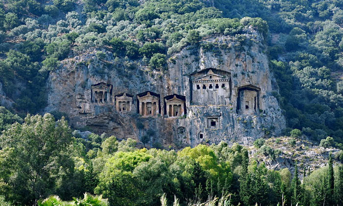 Скальные гробницы Кавна (Кария) в Турции
