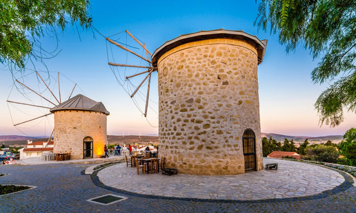 Ветряные мельницы (Алачати) в Турции