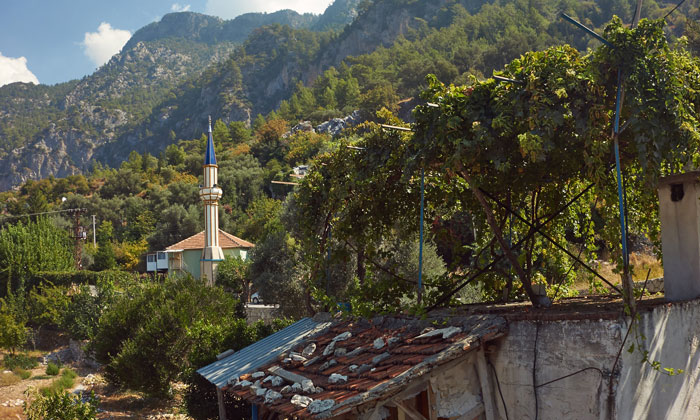 Деревня Узунюрт (Фаралья) в Турции