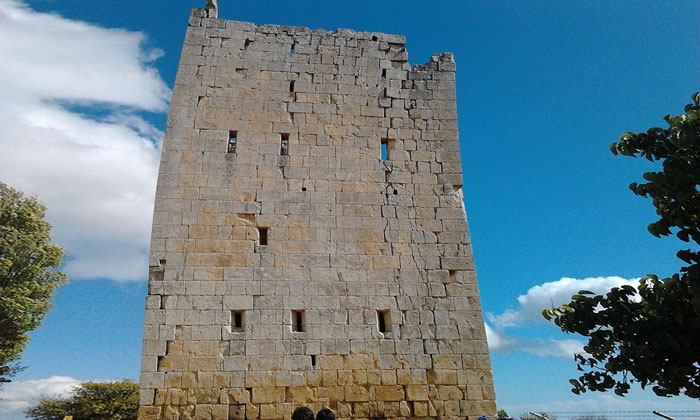 Высокая башня (Узунджабурч)