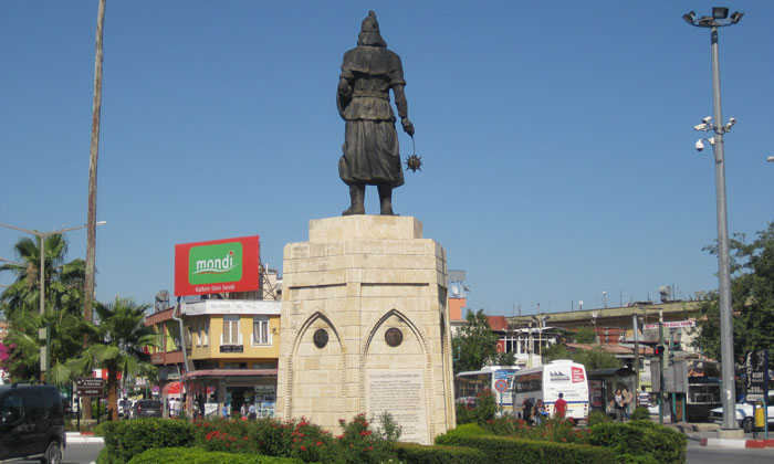 Памятник Сулеймана I в Тарсусе