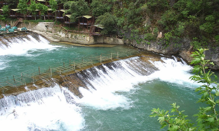 Искусственный водопад Дим-Чай в Турции